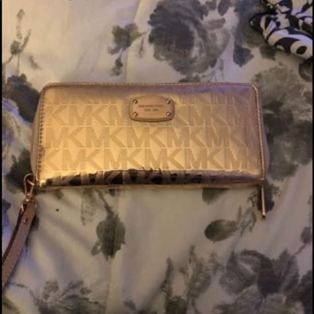 Rose gold Michael Kors wallet